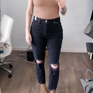 Abercrombie and Fitch - ultra high rise black mom jeans - 27 short